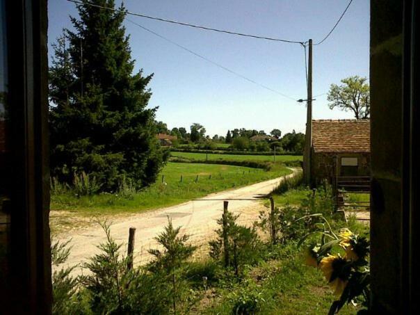 Le Petit Savriere B&B Tronget Экстерьер фото